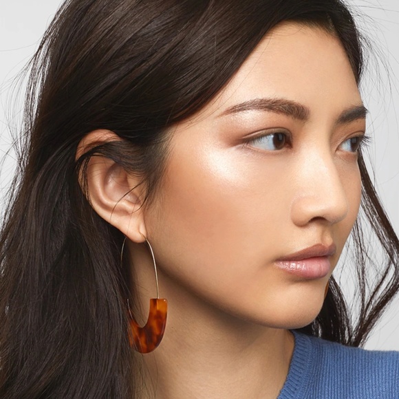 🆕 Resin Drop Earrings - Tortoise - Picture 2 of 2